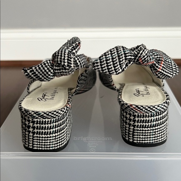 Bettye Muller Houndstooth Slingback Block
Heels - Picture 6 of 12